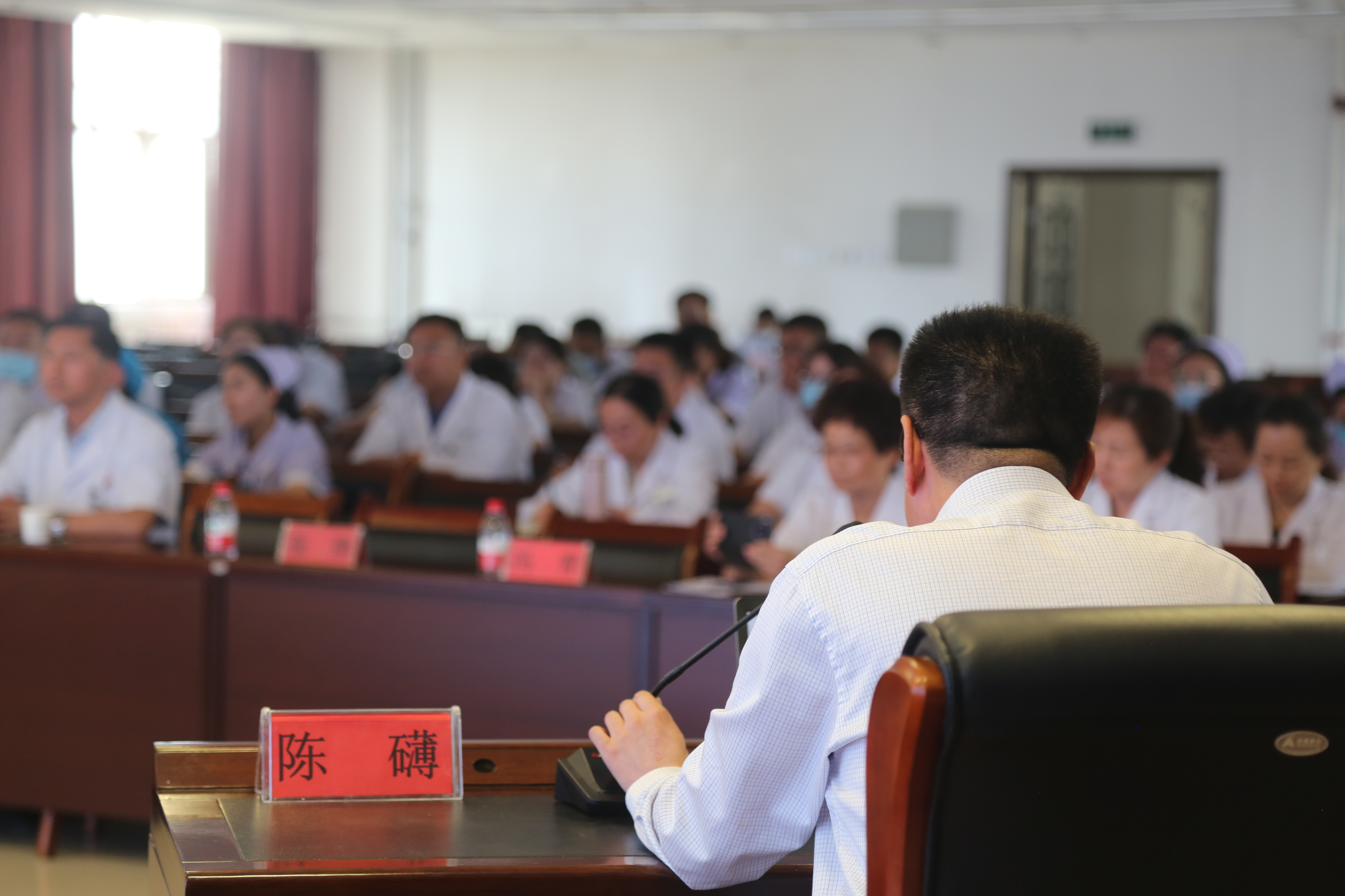 西宁市第三人民医院组织党员干部职工收看收听全国政协十三届三次全体会议开幕会
