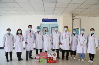 西宁市第三人民医院领导班子慰问核酸检测采样一线医护人员