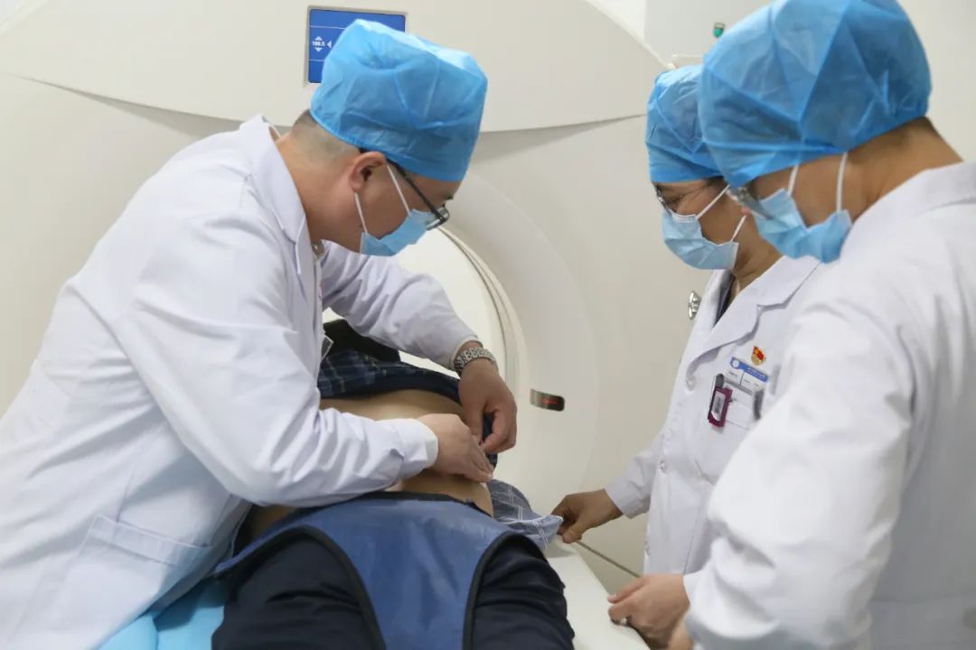 西宁市第三人民医院成功完成首例CT引导下经皮肺穿刺活检术